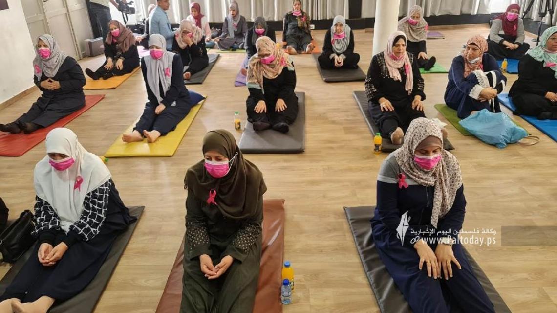 بالصور:مؤسسة الطاقة الإيجابية تنفيذ فعالية يوغا للسيدات مرضي السرطان