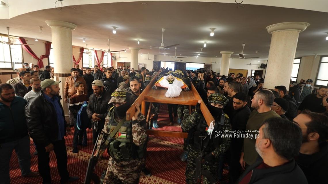 بالصور: سرايا القدس لواء غزة تودع شهيدها المجاهد ضياء كمال الدحدوح