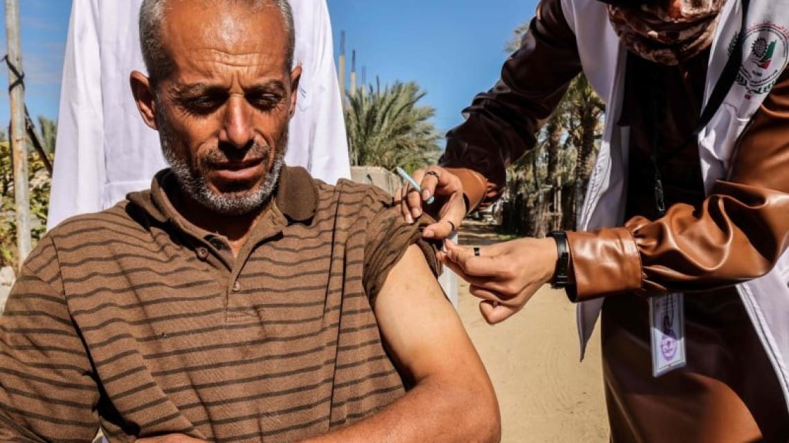 حملة في غزة للتطعيم ضد فيروس كورونا