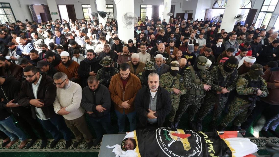 بالصور:سرايا القدس "بلواء غزة" تودع المجاهد «عز الدين أبو عيادة» الذي توفي إثر سكتة قلبية مفاجئة