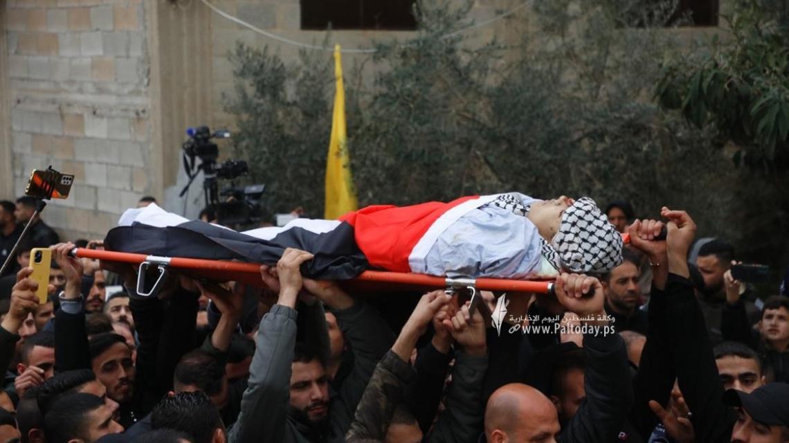بالصور: تشييع جثمان الشهيد محمد اكرم ابو صلاح ( 17 عام ) لمثواه الاخير في بلدة اليامون