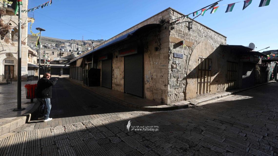 بالصور: إضراب يعم نابلس وجنين وطولكرم حدادا على أرواح الشهداء الثلاثة