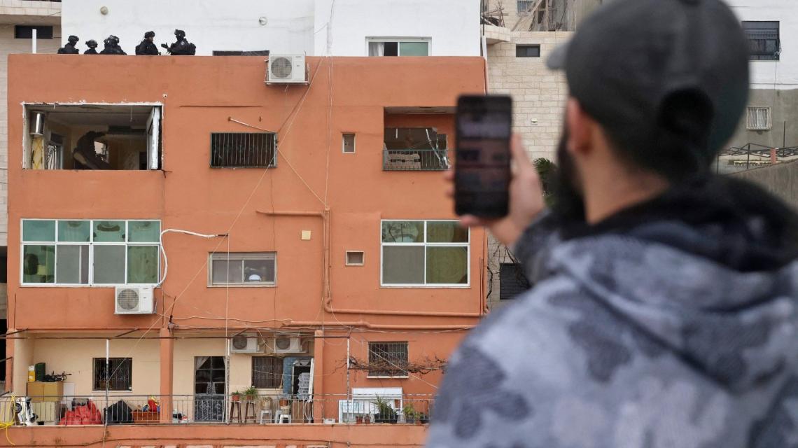 قوات الاحتلال تهدم منزل منفذ عملية القدس فادي أبو شخيدم في مخيم شعفاط
