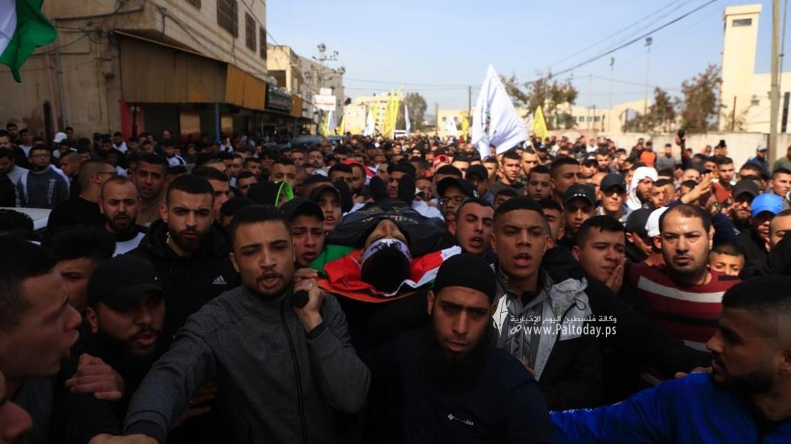بالصور: جنين - تشييع جثماني الشهيدين يزيد السعدي ( 23 عام ) و سند ابو عطية ( 17 ) لمثواهم الأخير في مدينة جنين ومخيمها