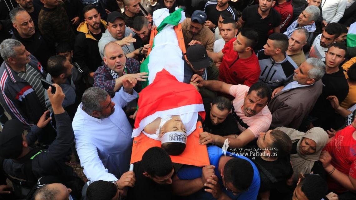 بالصور: جنين - تشييع جثمان الشهيد محمد زكارنة ( 17 عاماً ) إلى مثواه الأخير