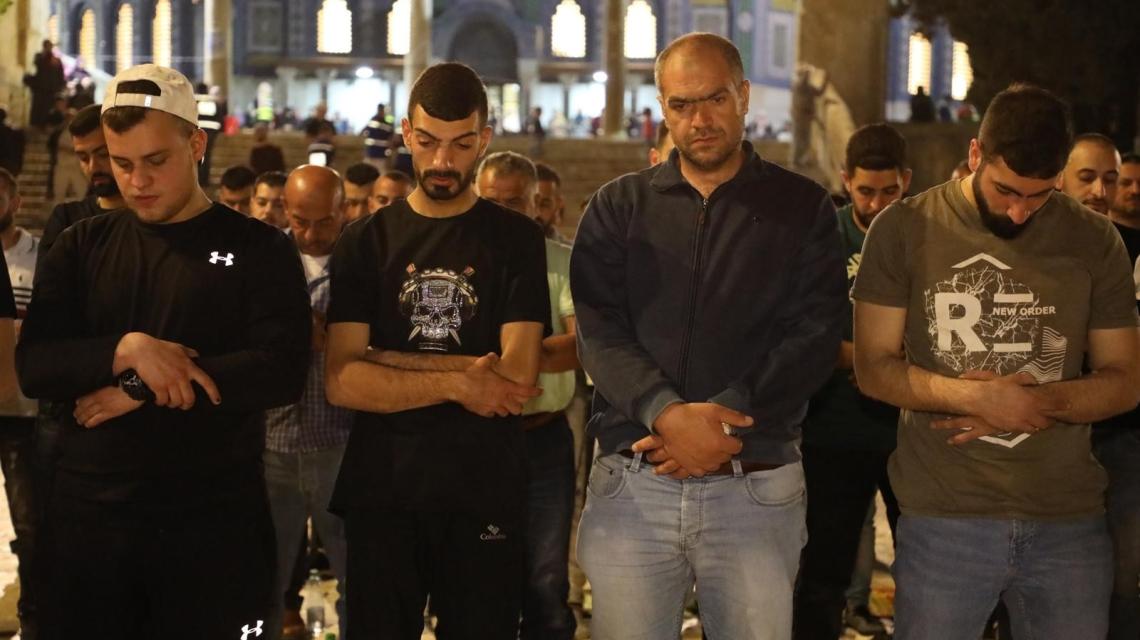 جانب من صلاتي العشاء والتراويح من المسجد الاقصى المبارك