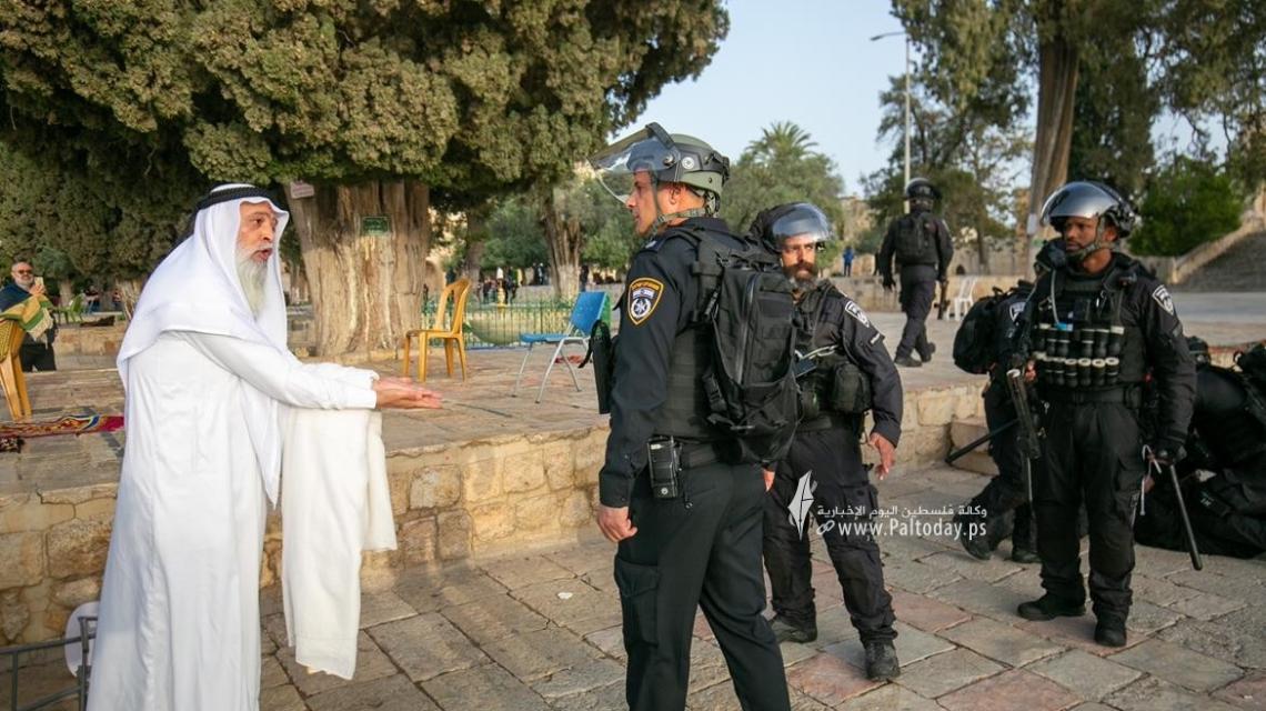 بالصور: القدس - إصابات واعتقالات خلال اقتحام قوات الاحتلال والمستوطنين للمسجد الأقصى