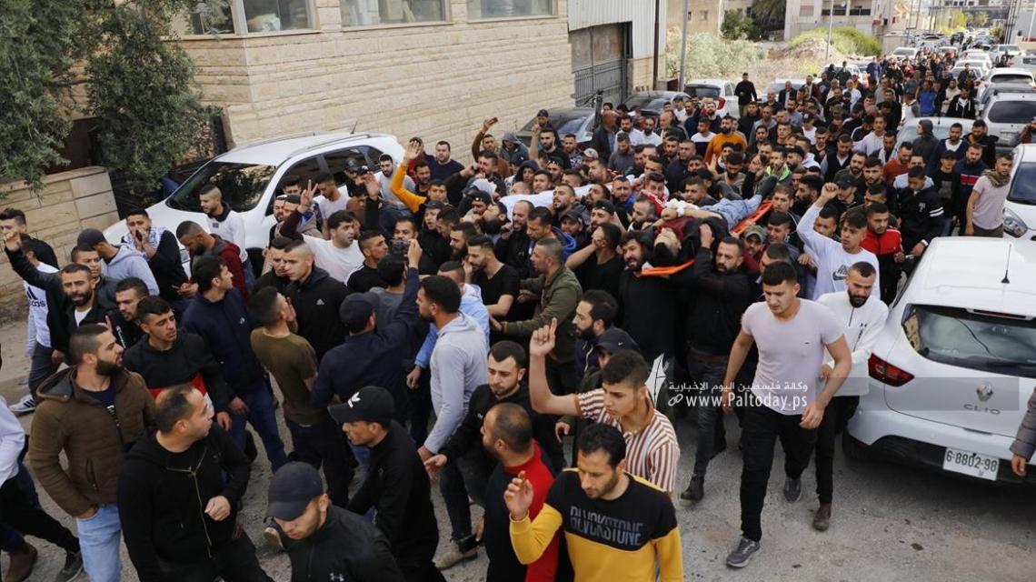 بالصور: جنين: اللحظات الأولى لاستشهاد الشابين شأس كممجي ومصطفى أبو الرب
