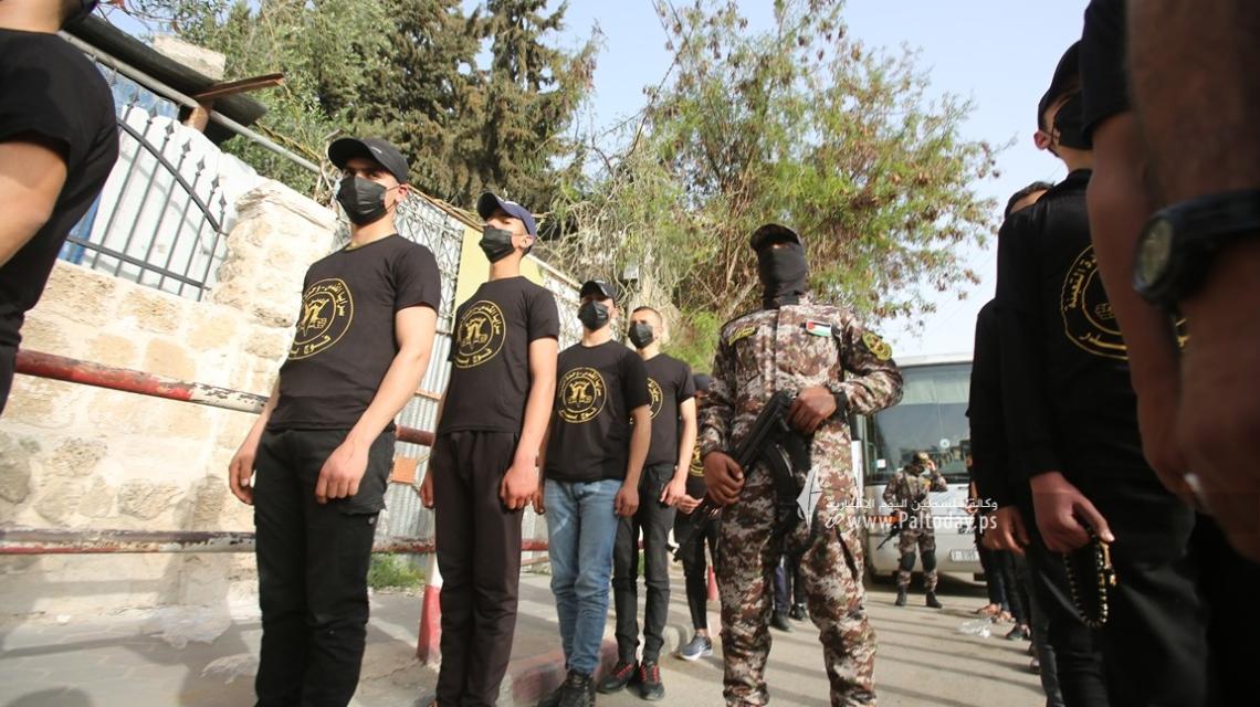 بالصور: وحدة التعبئة التابعة لسرايا القدس تنظم مسيراً عسكرياً في مدينة غزة نصرة للأسرى واستنكارًا لما يحدث في الأقصى