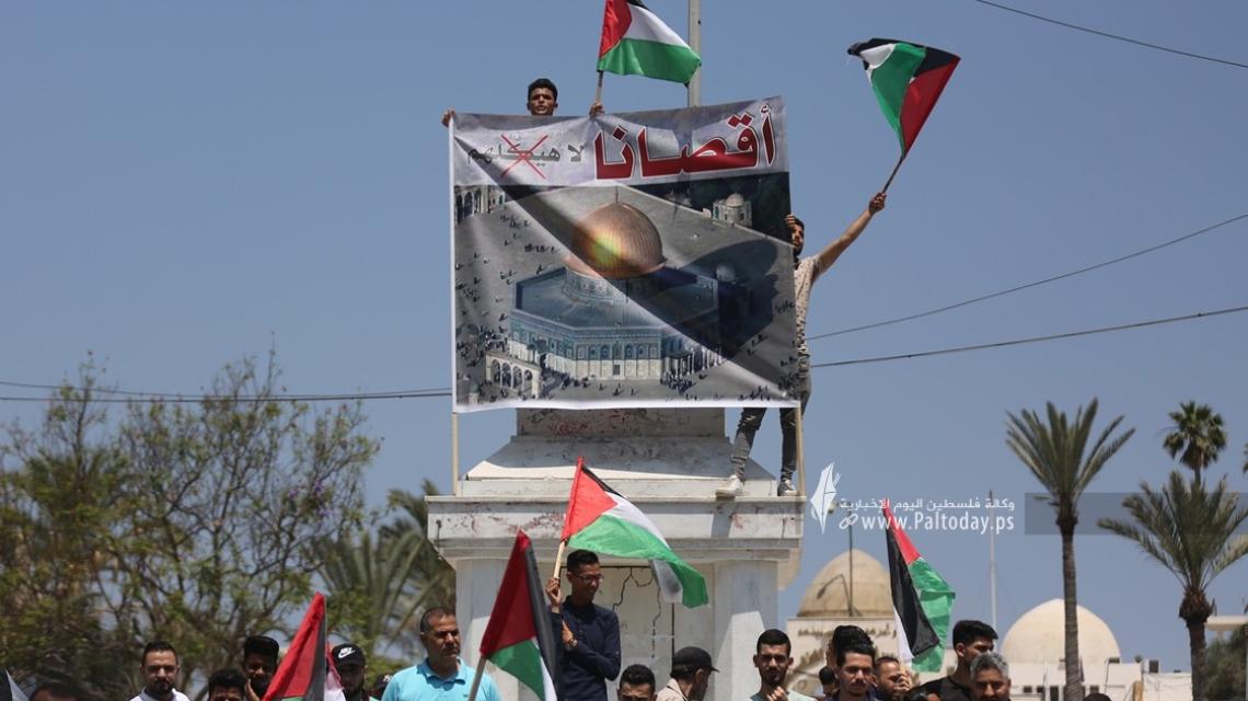 بالصور: وقفة جماهيرية لفصائل المقاومة بغزة في ذكرى النكسة ال55 ورفضا للعدوان على الأقصى