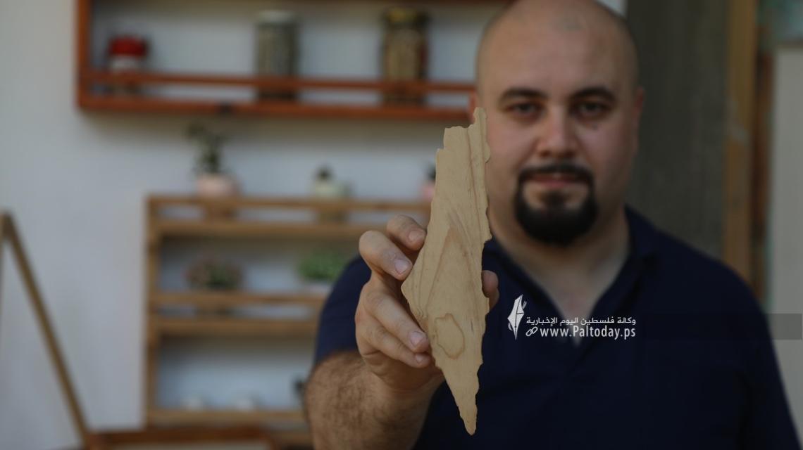بالصور: المهندس محمد يبدع في صنع الأدوات التراثية القديمة ويواكب العصر