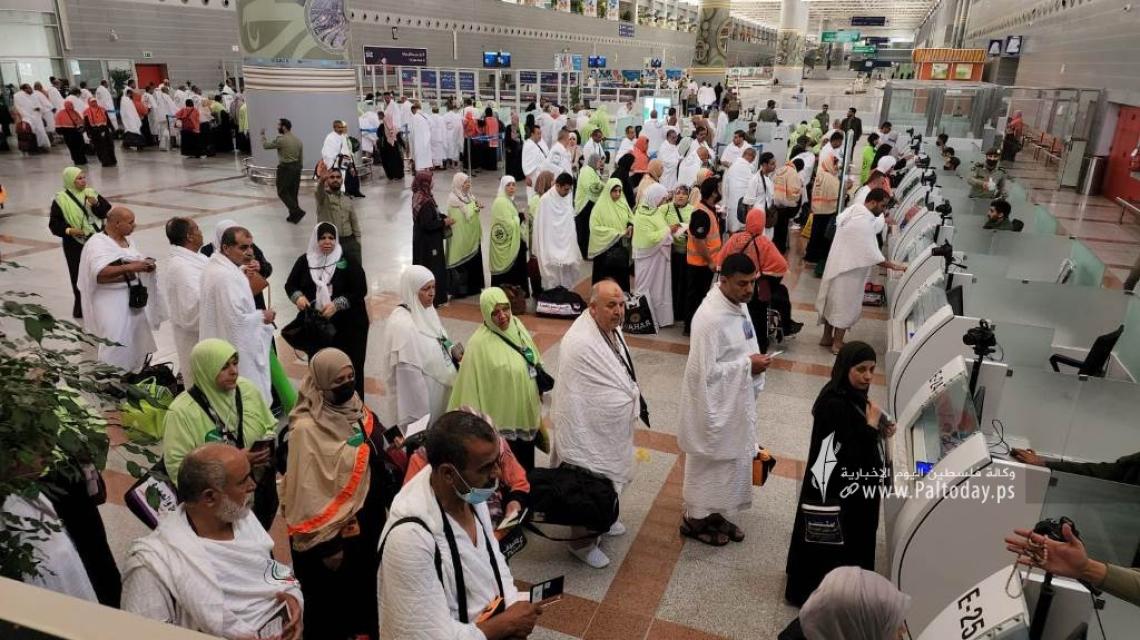 بالصور: وصول حجاج قطاع غزة إلى مطار جدة الدولى لأداء مناسك الحج لهذا العام