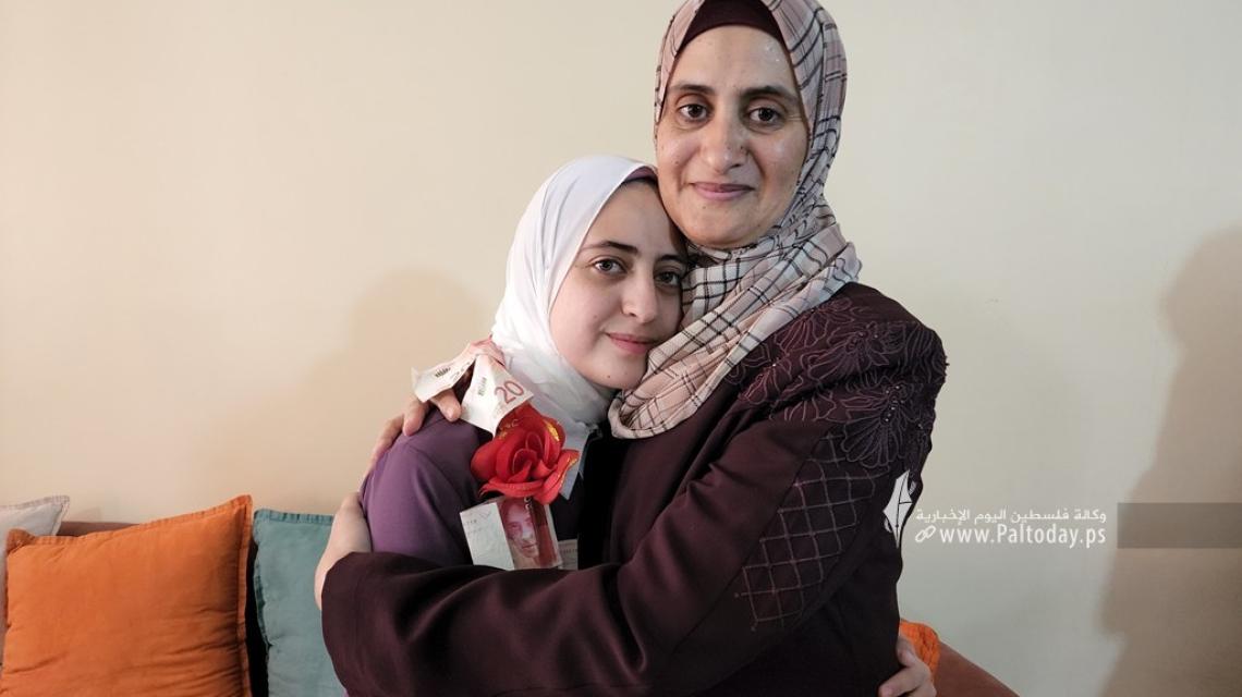 بالصور: الأولى على فلسطين على الفرع العلمي مروة محمد عبد الحميد عيسى 99.7% من محافظة رفح جنوب قطاع غزة