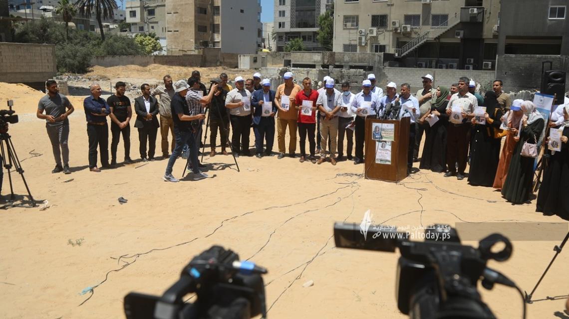 بالصور: منتدى الاعلاميين ينظم وقفة للمطالبة بالعدالة للشهيدة شيرين أبو عاقلة ومحاسبة الاحتلال على جريمته.
