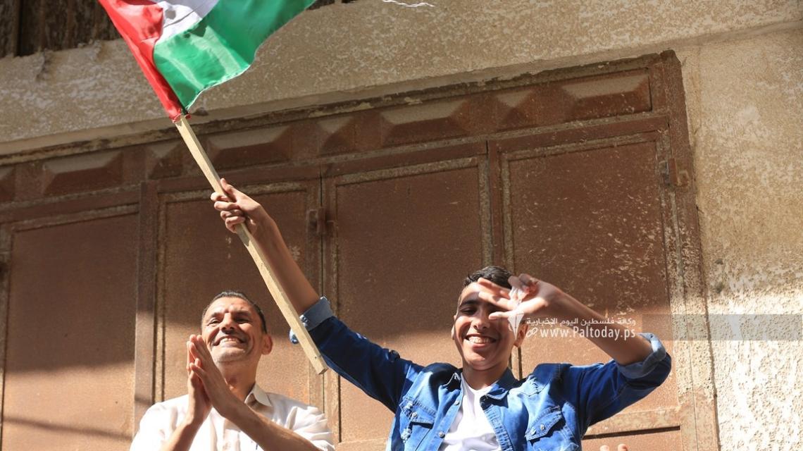 بالصور :الأول على "الوطن" في الفرع العلمي: أنس الحرازين من غزة