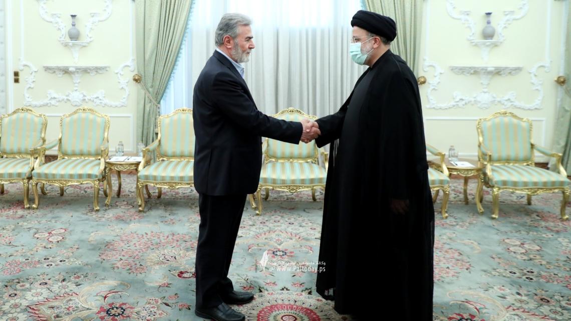 بالصور:  الرئيس الإيراني إبراهيم رئيسي يستقبل قائد المقاومة الأستاذ زياد النّخالة ووفد من قيادة الجهاد الإسلامي في فلسطين.
