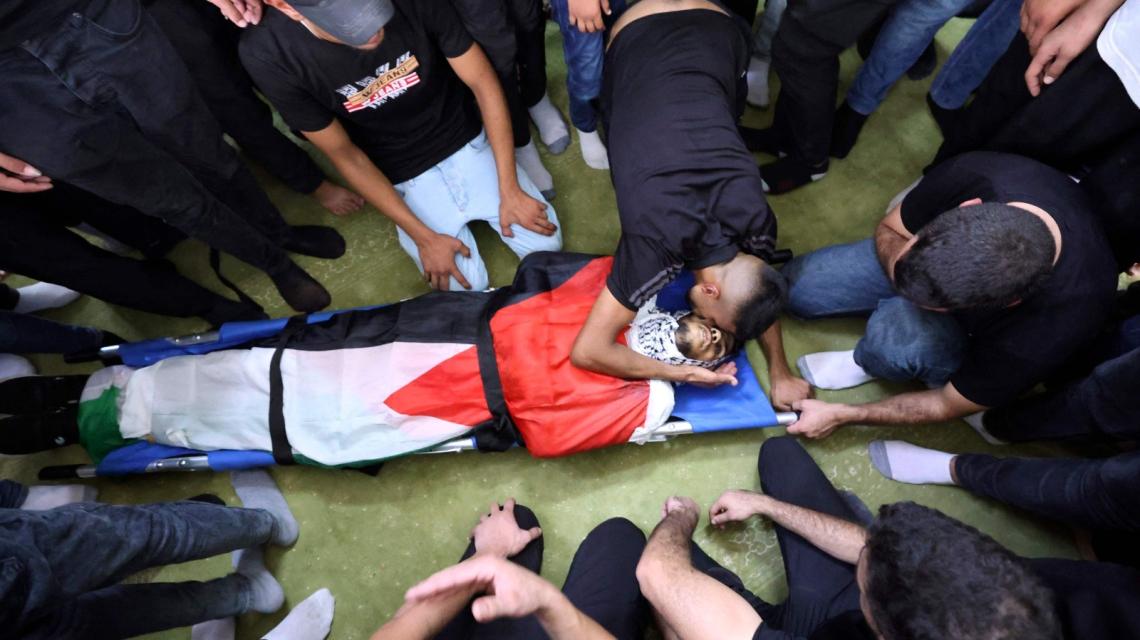 من تشييع الشهيد يونس التايه في طوباس .. تصوير: "الفرنسية"