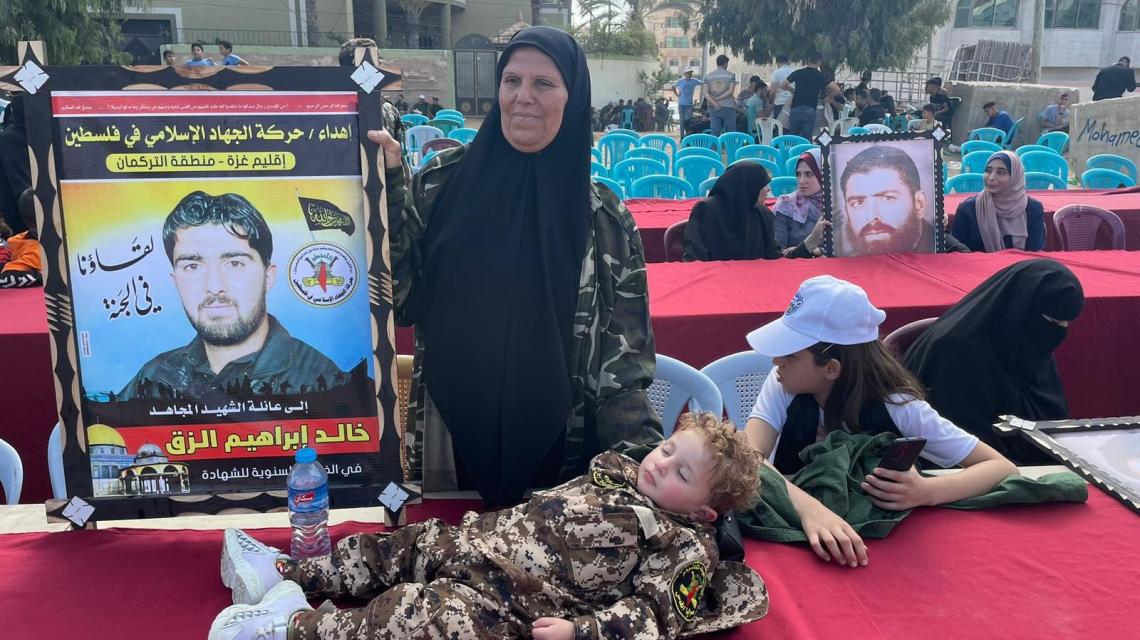 صور وفود عوائل الشهداء القادمين إلى مهرجان الانطلاقة الجهادية الـ 35