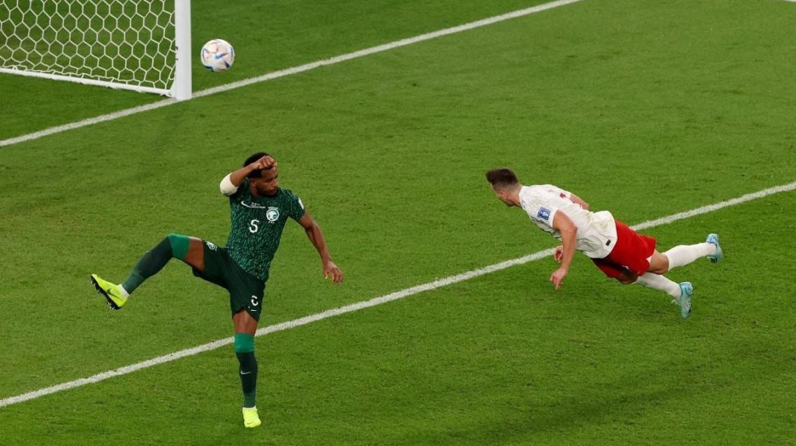 بالصور بولندا تهزم السعودية بهدفين نظيفين وتشعل الصراع على التأهل للدور الثاني.