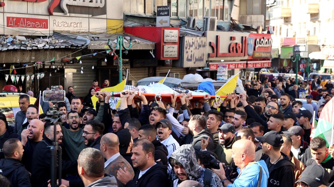 بالصور : جماهير نابلس تشيع جثمان الشهيد الطفل أحمد شحادة