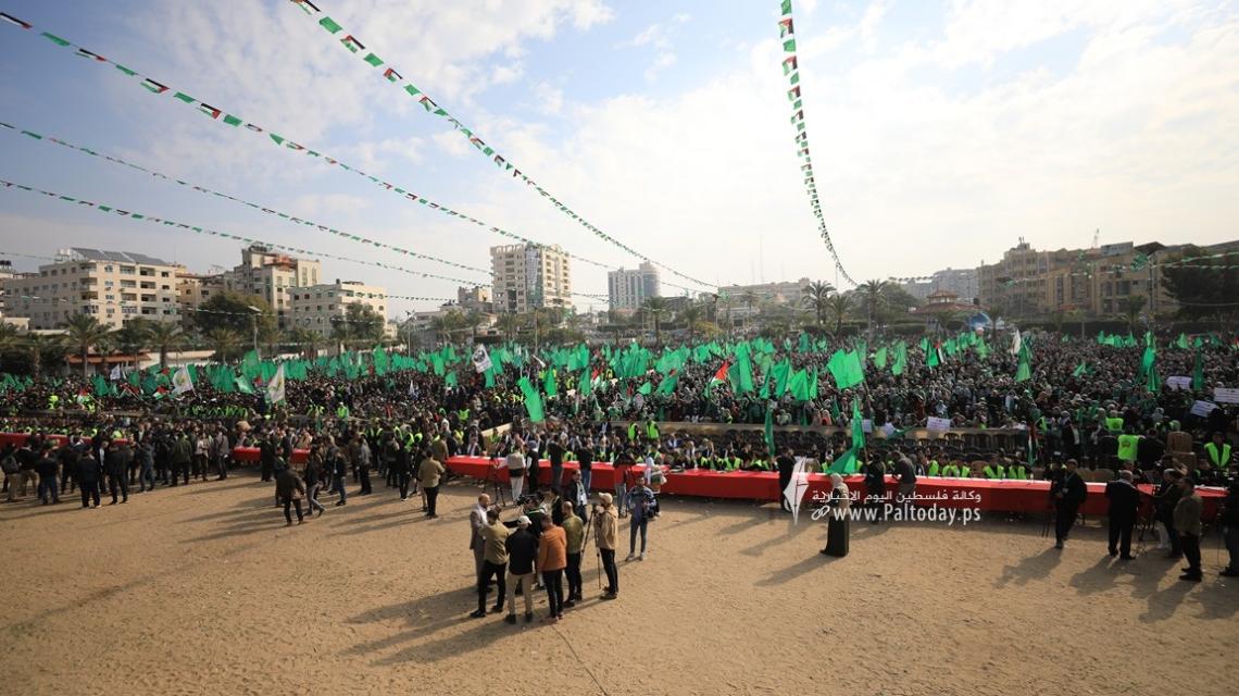 بالصور: مهرجان حاشد بغزة في ذكرى انطلاقة حماس الـ35