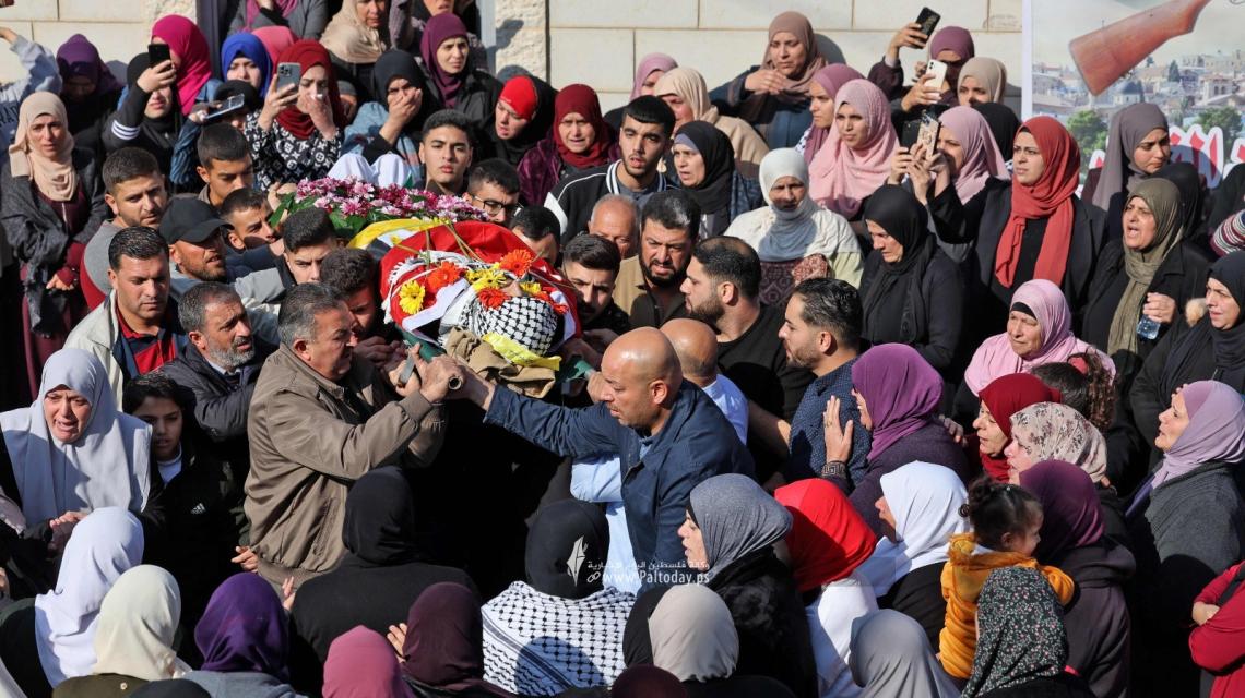 بالصور : وداع مؤثر للشهيد مجاهد نجار في سلواد