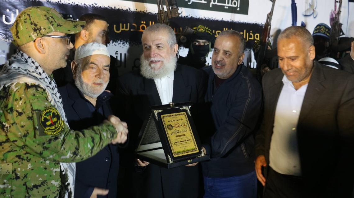 بالصور : «الجهاد» بغزة تكرم المحرر محمد أبو مرسة بعد 19عامًا بالأسر