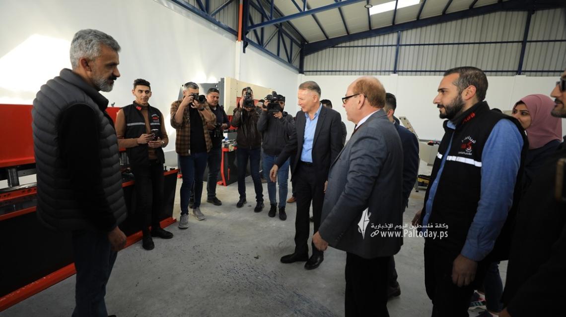 بالصور : تسليم المنشآت التي أعيد بناؤها في المدينة الصناعية شرق مدينة غزة بعد أن دمرها الاحتلال الإسرائيلي خلال عدوان 2021 على القطاع.
