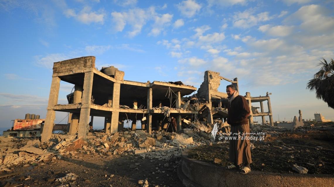 بالصور : أضرار بممتلكات المواطنين إثر القصف الصهيوني على غزة فجر اليوم