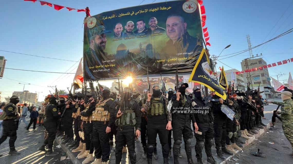 بالصور : عرض عسكري نظمته وحدة التعبئة في سرايا القدس - كتيبة التفاح والدرج دعماً للمقاومة في الضفة المحتلة وكتائب سرايا القدس في جنين ونابلس وطولكرم وطوباس وجبع