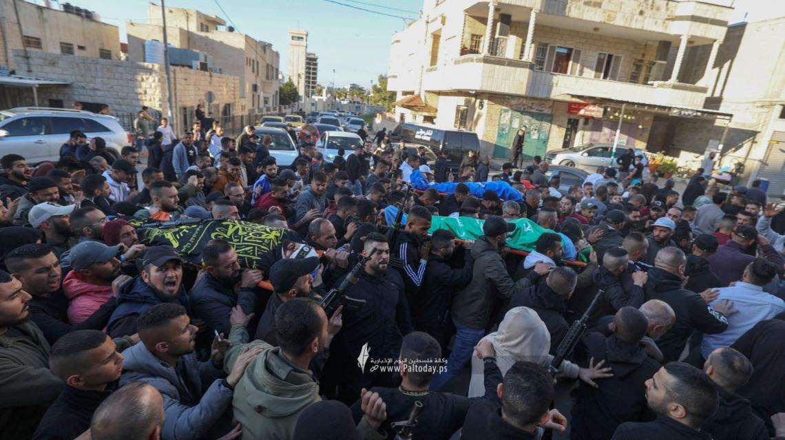 بالصور : مسيرة غاضبة تجوب بالشهداء شوارع جنين