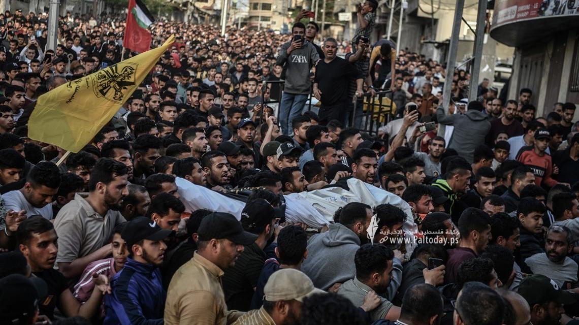 جماهير غفيرة تشيّع جثمان القائد في سرايا القدس' أحمد أبو دقة ' فى مدينة خانيونس