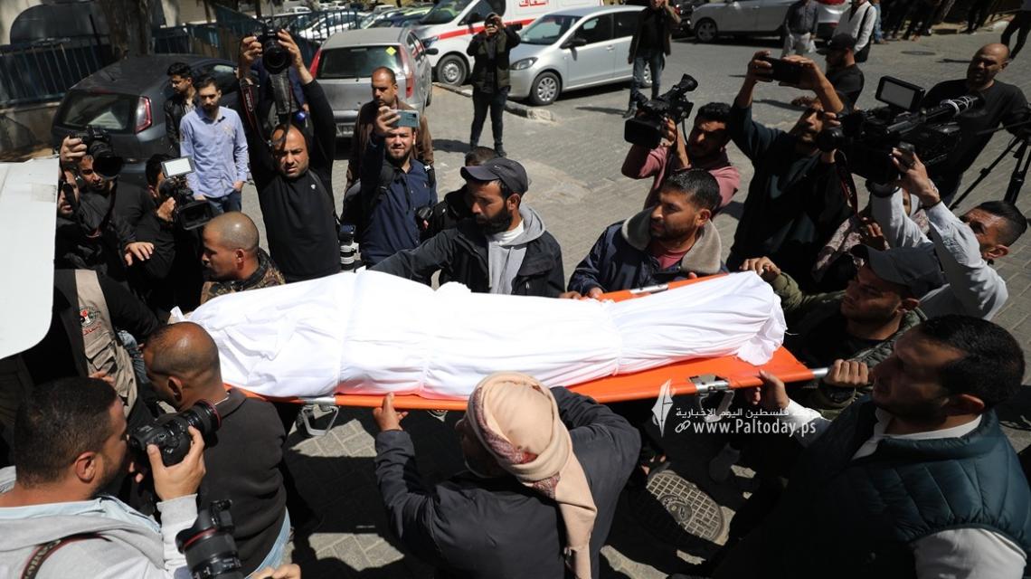 بالصور:  تُشيع جثمان الشهيد هاشل مبارك شمال القطاع