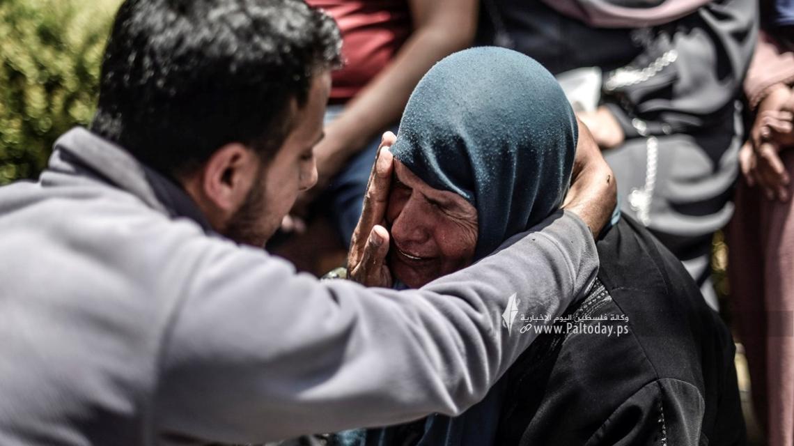 لحظات مؤلمة.. وداع شهداء خانيونس الذي قضوا إثر غارات الاحتلال المتواصلة على قطاع غزة
