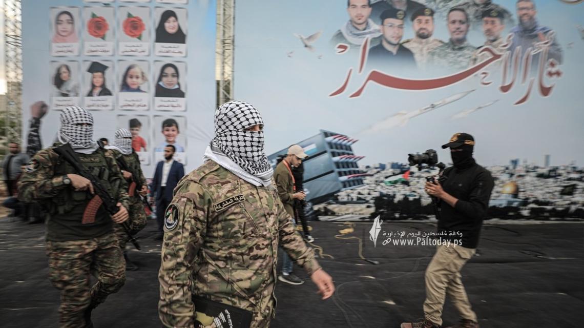 بالصور : الغرفة المشتركة لفصائل المقاومة تشارك في مهرجان ثأر الأحرار لذي نظمته حركة الجهاد الاسلامي بساحة الكتيبة في مدينة غزة