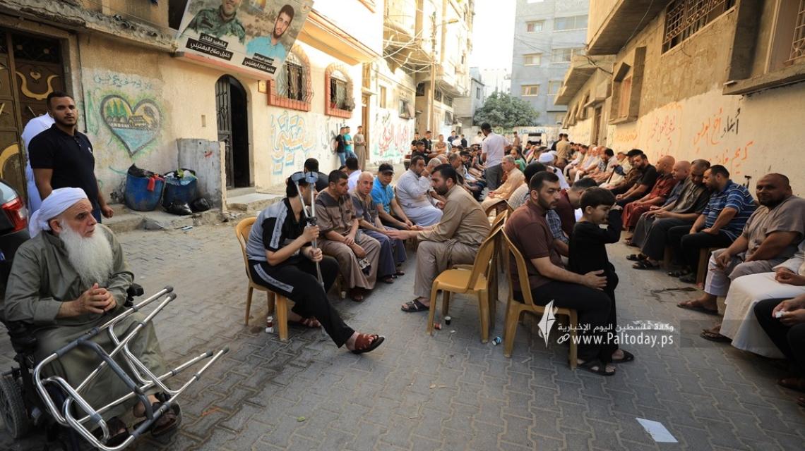 بالصور : الجهاد الاسلامي وسرايا القدس تنظمان زيارة لعوائل شهداء معركة ثأر الاحرار بمناسبة عيد الأضحي المبارك
