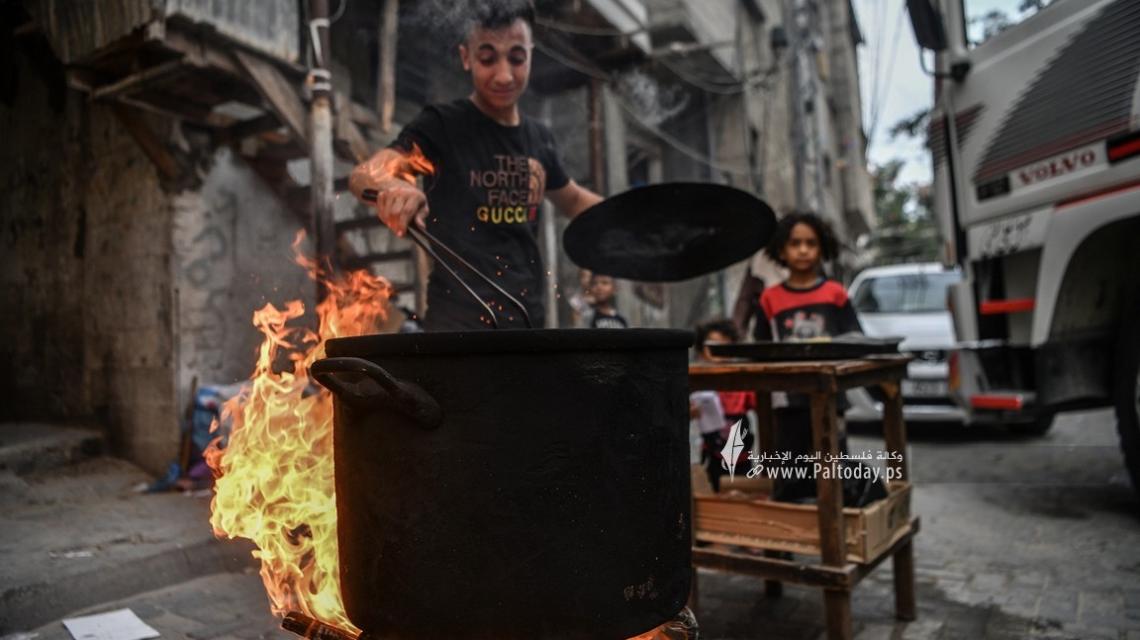 "مواقد الذرة".. رزق موسمي ينعش جيوب فقراء بغزة