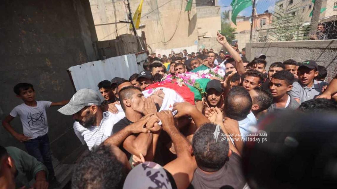 بالصور : جنازة الشهيد يوسف رضوان شرق مدينة خانيونس جنوب قطاع غزة
