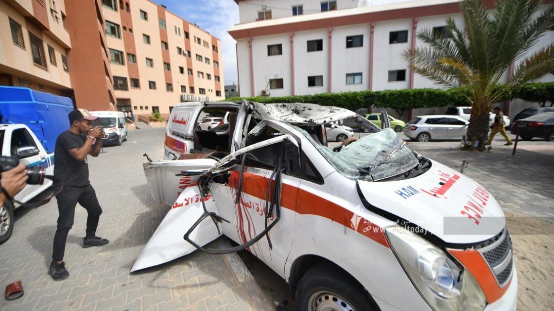 بالصور ; استهداف سيارة إسعاف داخل مستشفى ناصر الطبي فى مدينة خانيونس جنوب قطاع غزة