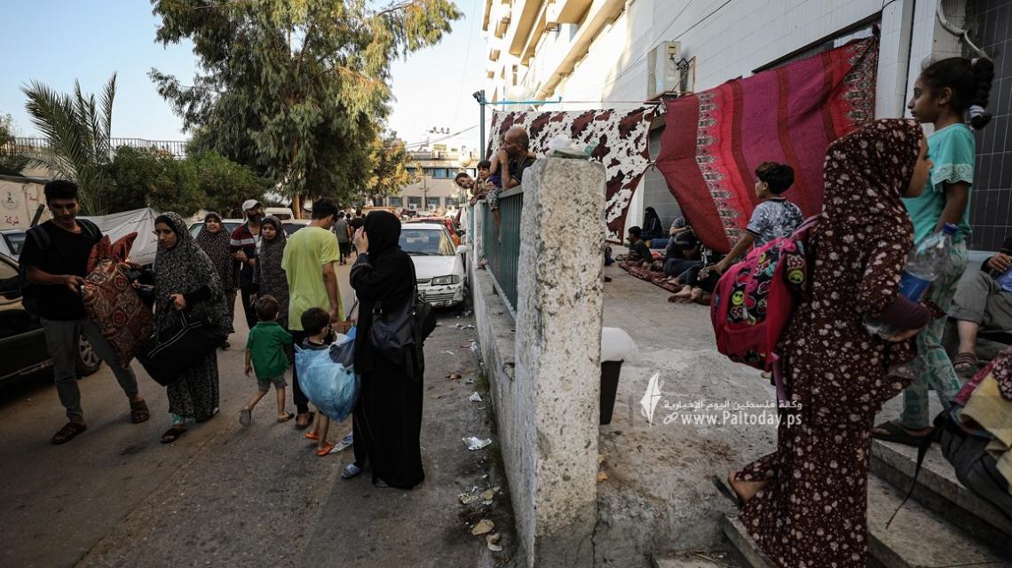 بالصور :غزة": نزوح الآلاف من الفلسطينيين إلى مجمع الشفاء الطبي خوفا من القصف الإسرائيلي