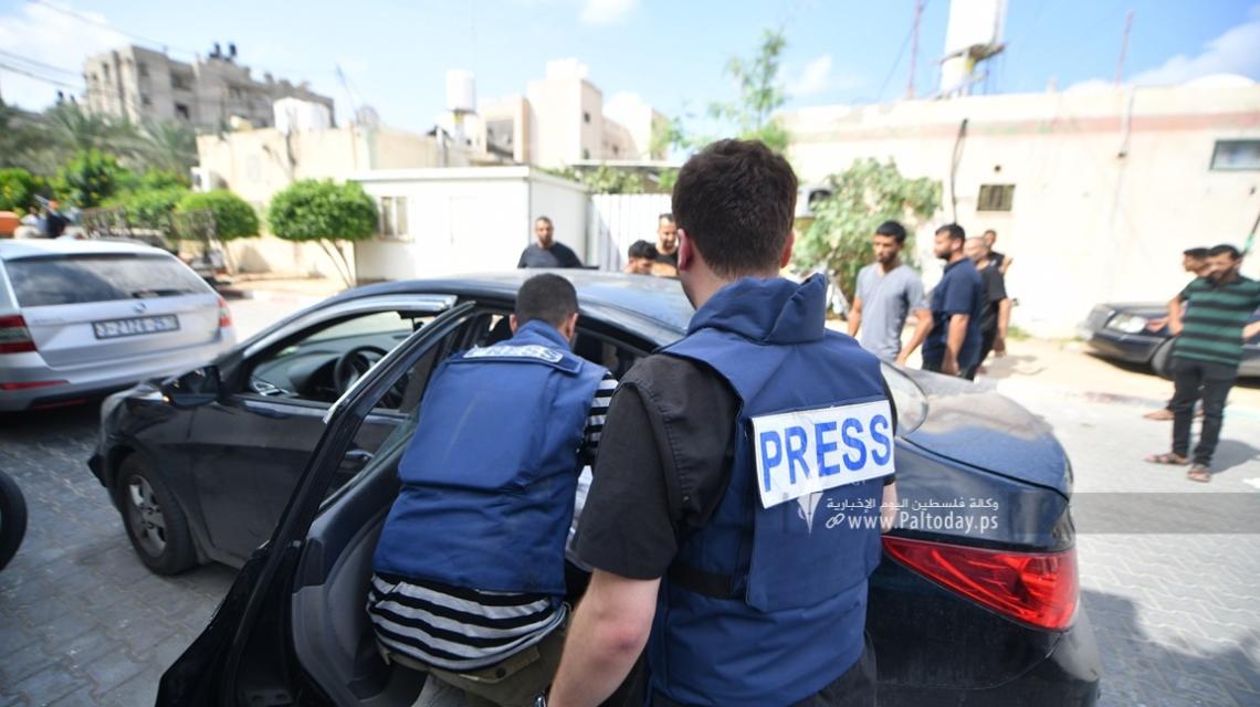 بالصور ; الصحافة في مرمى النار ..من وداع شهداء الحقيقة