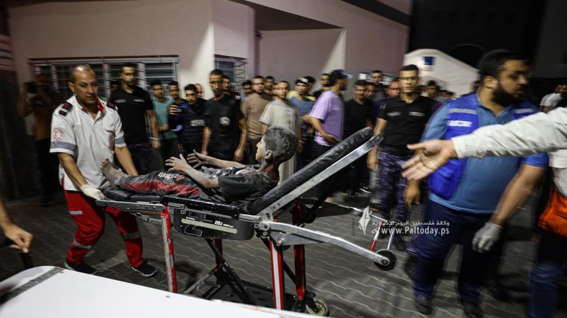 بالصور :  إصابات في صفوف المواطنين وأضرار كبيرة في منازلهم إثر تدمير قوات الاحتلال لمسجد الشيخ أحمد ياسين بمخيم الشاطئ