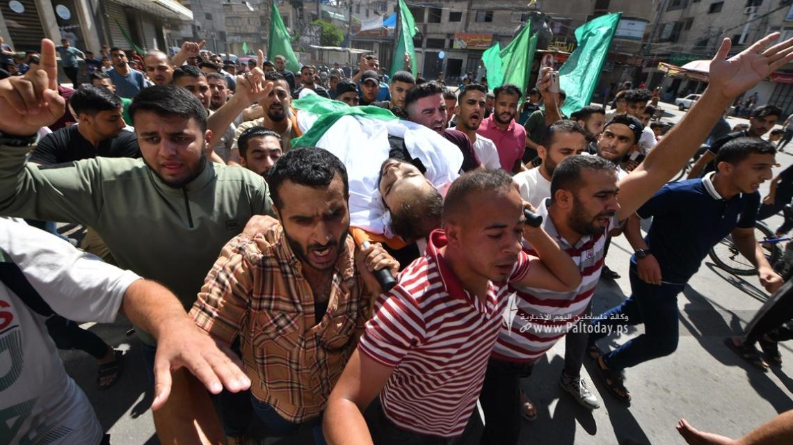 بالصور ; تشييع شهداء معركة ' طوفان الأقصى ' في مدينة خانيونس جنوب القطاع
