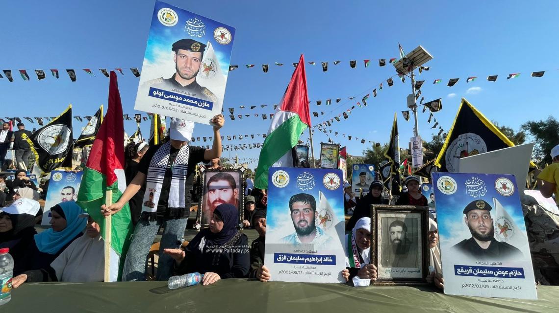 بالصور: بدء توافد الجماهير لمهرجان الإنطلاقة الجهادية الـ 36 "الشهداء بشائر النصر"