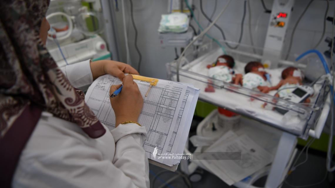 بالصور: أطفال غزة الخدج يواجهون الموت بسبب التكدس وغياب وسائل الرعاية الطبية