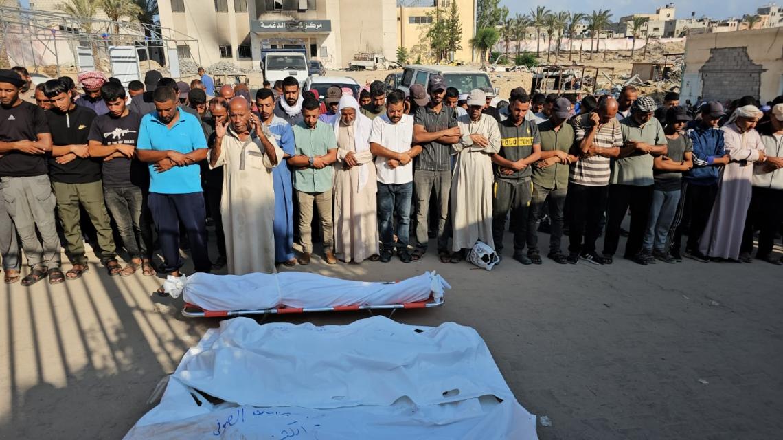 خانيونس تشيع حثامين شهدائها الذي ارتقوا اليوم جراء العملية العسكرية المتواصلة على المدينة لليوم الخامس على التوالي