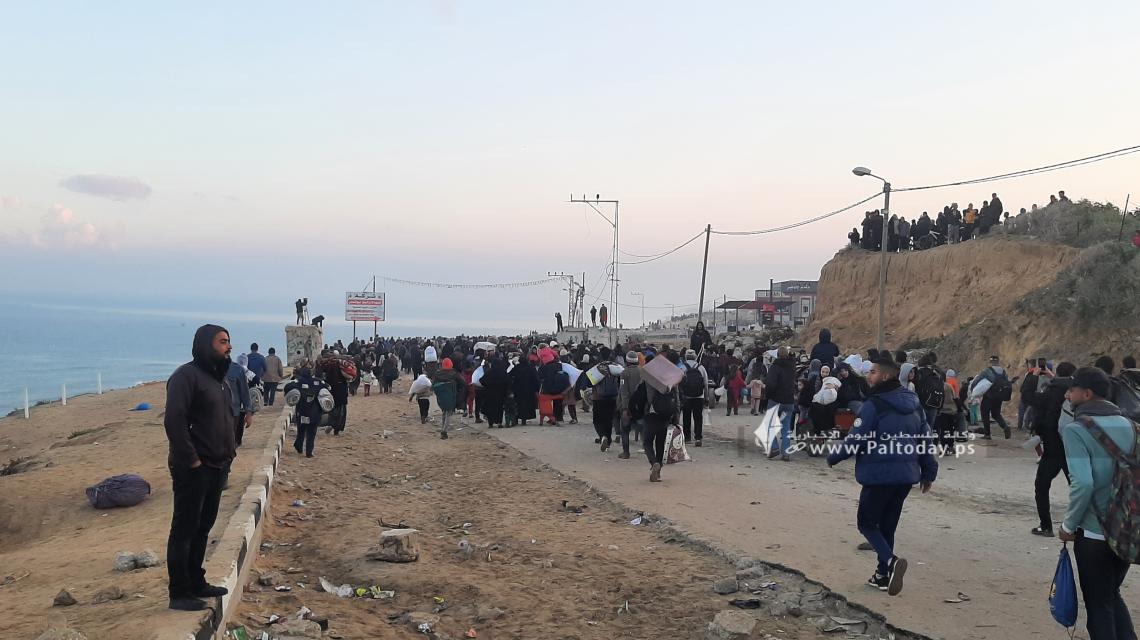 مليونية مشهودة.. المواطنون يبكون فرحاً بعودتهم لشمال غزة