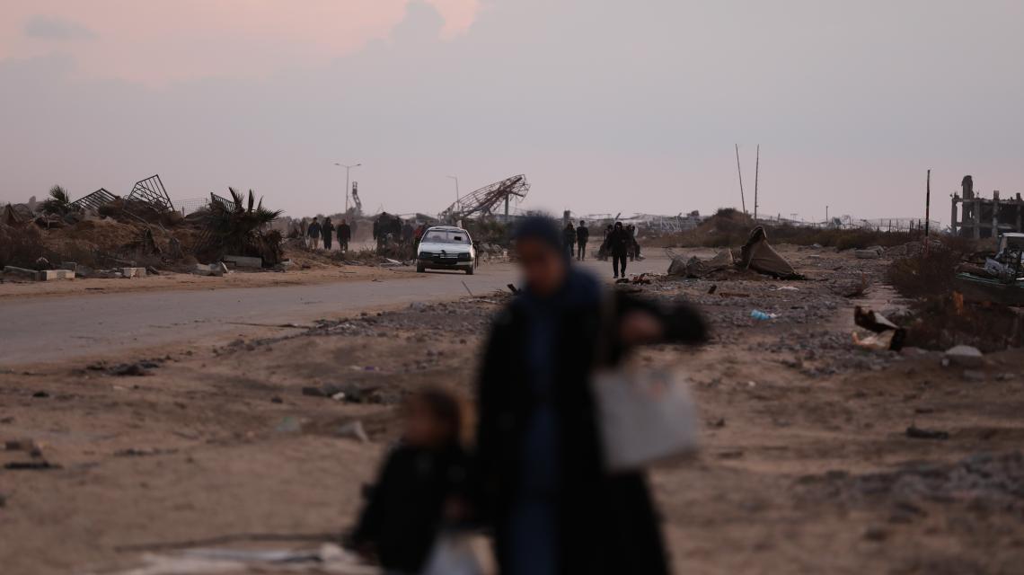 صور من استمرار عودة النازحين إلى شمال قطاع غزة عبر شارع الرشيد