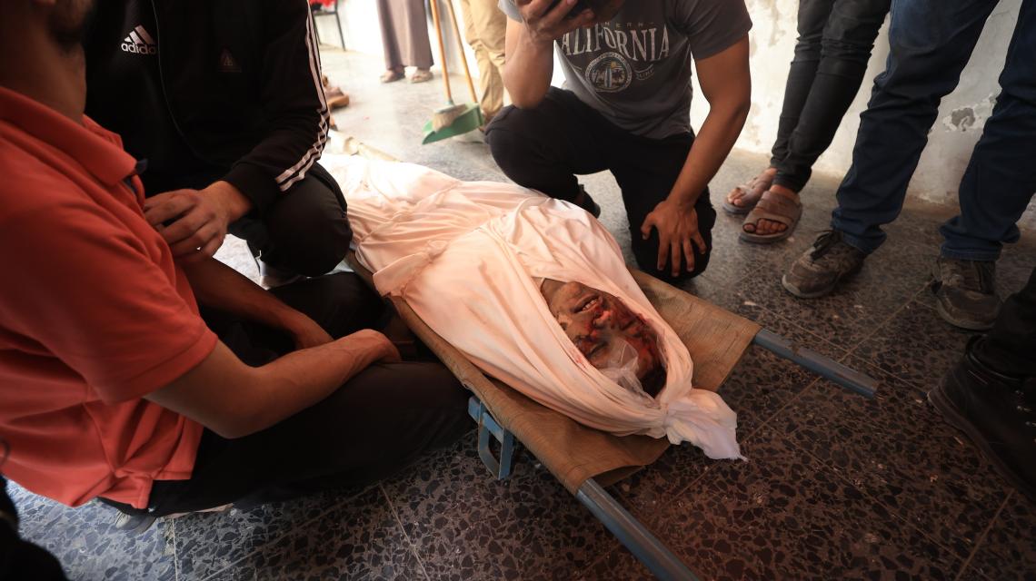 وداع حزين لـ9شهداء  ارتقوا جراء استهداف منزل في حي الشجاعية شرق غزة