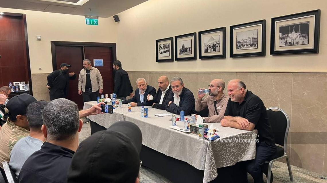 القائد النخالة يستقبل الأسرى المحررين المبعدين إلى القاهرة